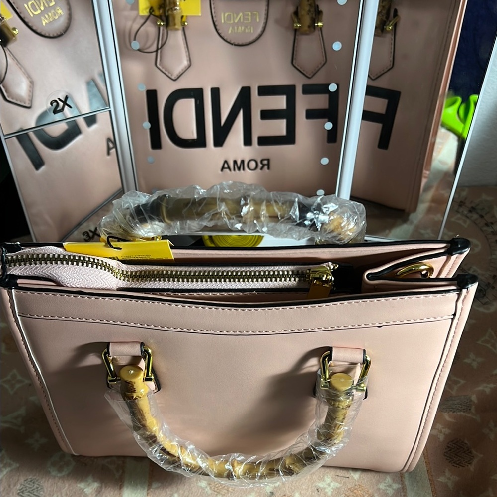 Fendi Women's Pink Handbag